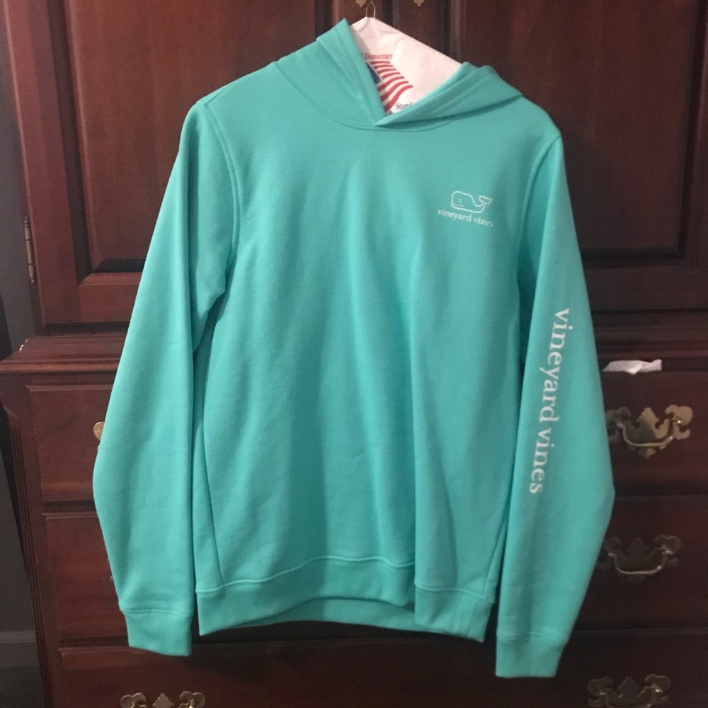 Vineyard Vines sweatshirt